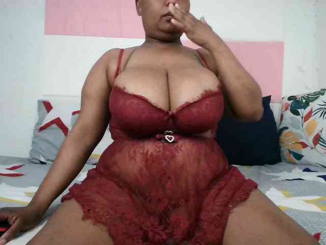BIGTITTISXX webcam