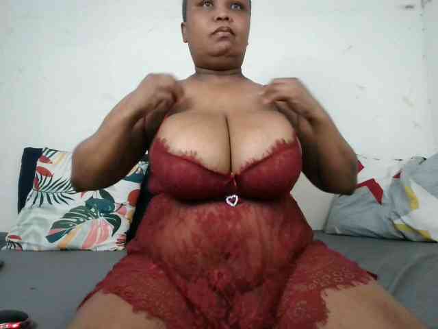 BIGTITTISXX webcam