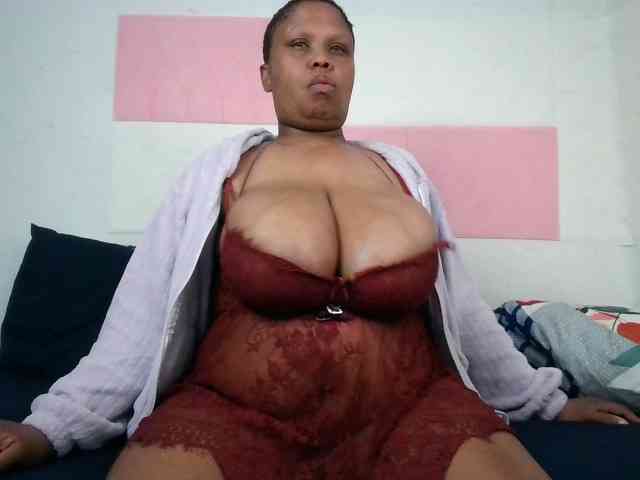 BIGTITTISXX webcam