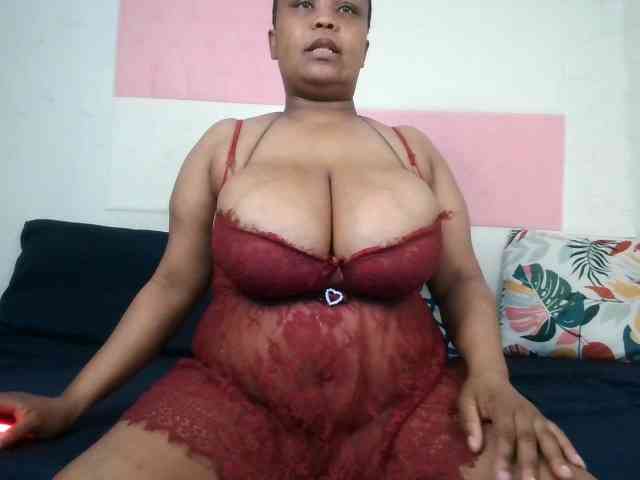 BIGTITTISXX webcam