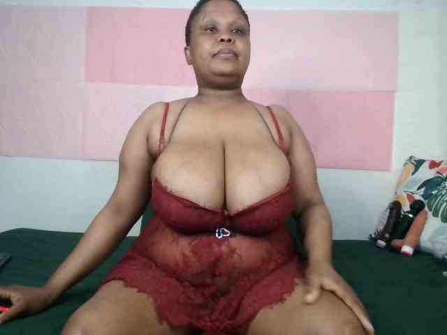 BIGTITTISXX webcam