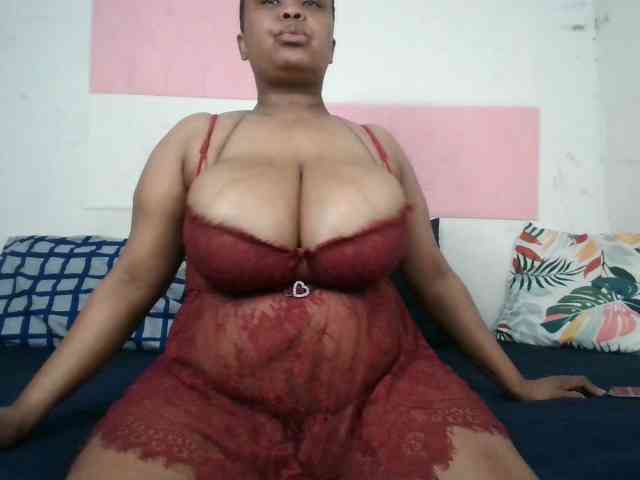 BIGTITTISXX webcam