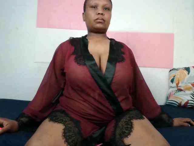 BIGTITTISXX webcam