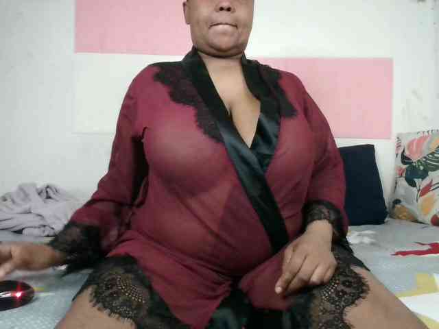 BIGTITTISXX webcam