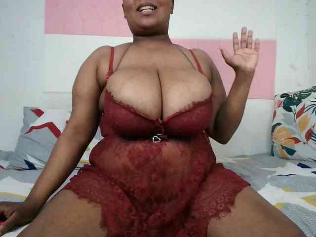 BIGTITTISXX webcam