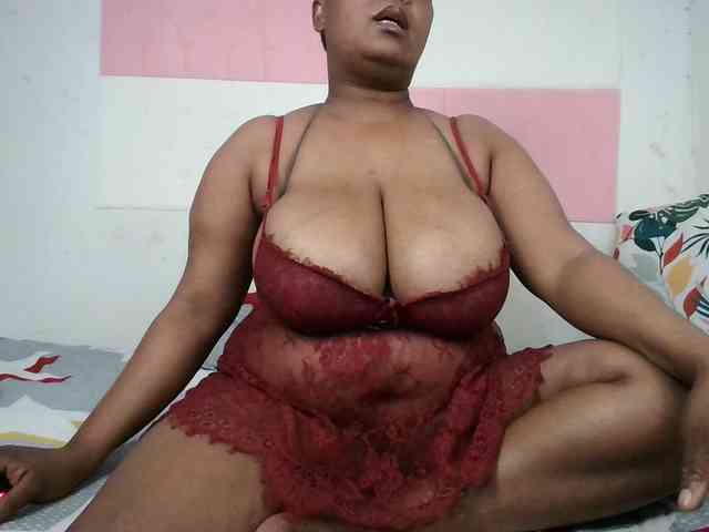 BIGTITTISXX webcam