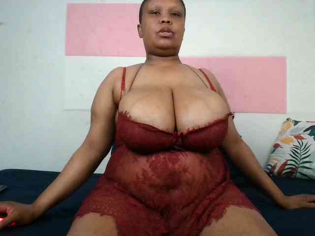 BIGTITTISXX webcam