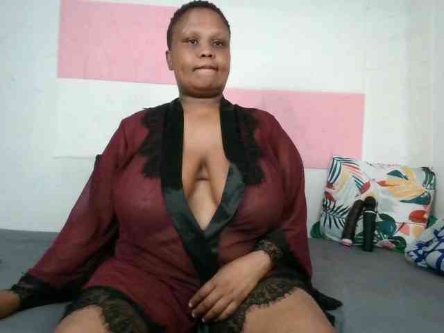 BIGTITTISXX webcam