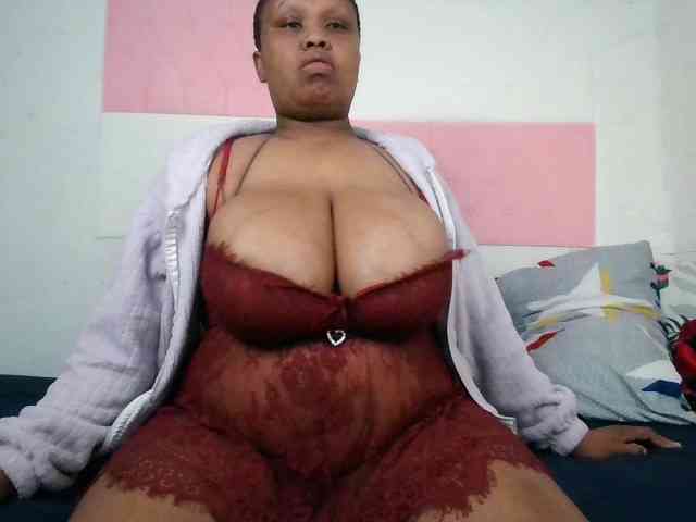 BIGTITTISXX webcam