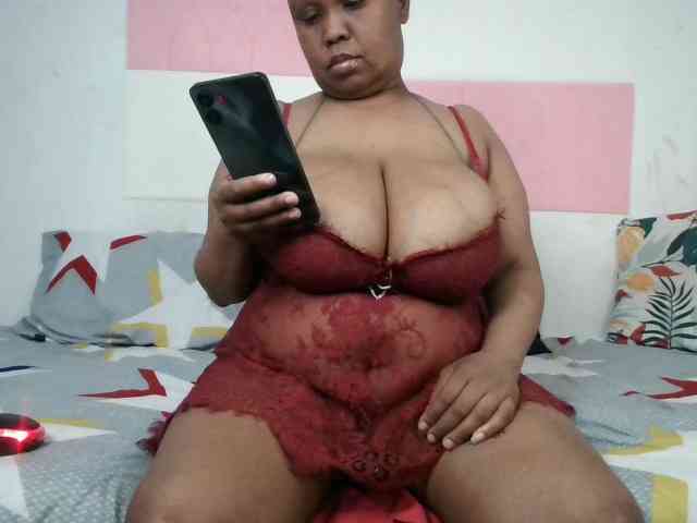 BIGTITTISXX webcam
