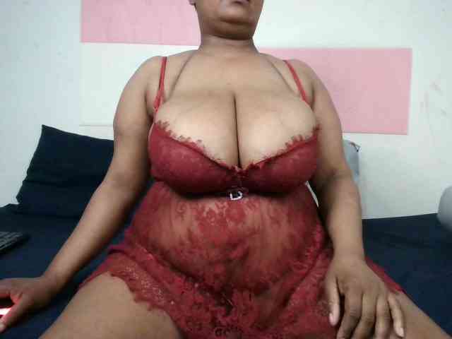 BIGTITTISXX webcam