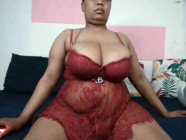 BIGTITTISXX webcam