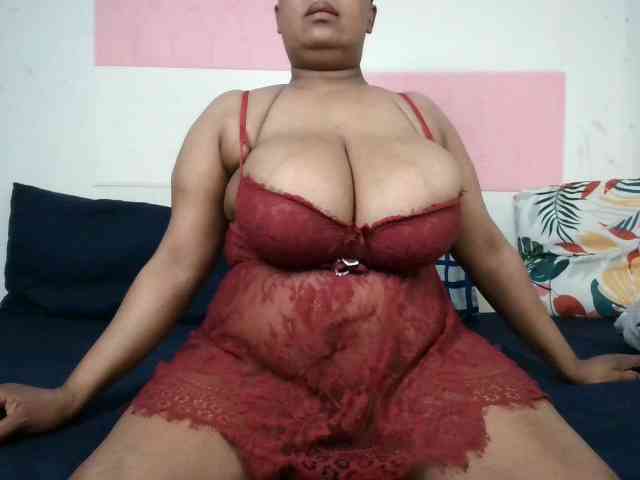 BIGTITTISXX webcam