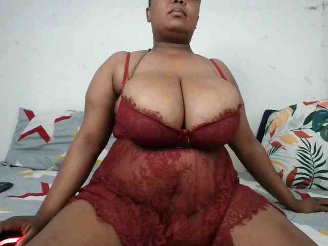 BIGTITTISXX webcam