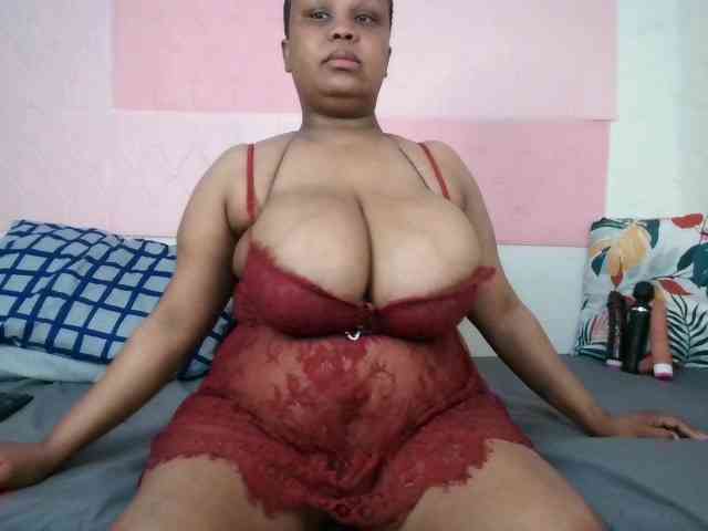 BIGTITTISXX webcam
