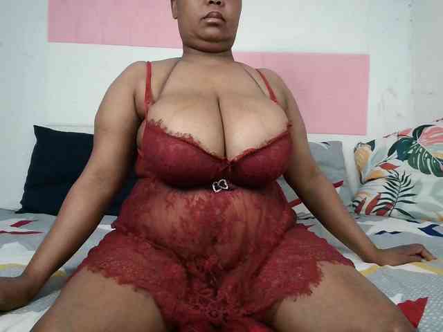 BIGTITTISXX webcam