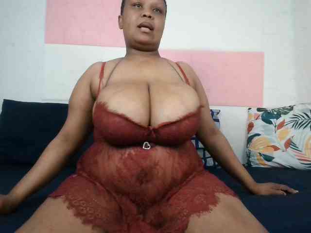 BIGTITTISXX webcam