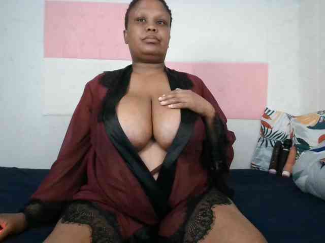 BIGTITTISXX webcam