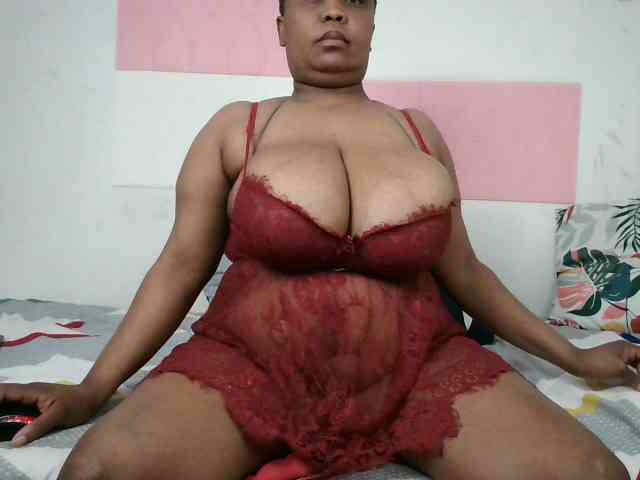 BIGTITTISXX webcam