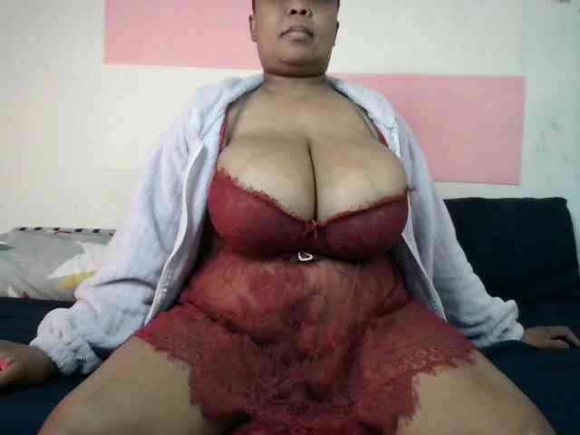 BIGTITTISXX webcam