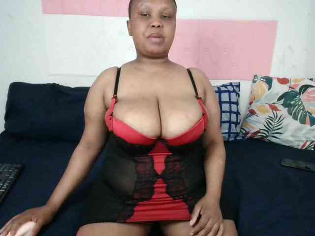 BIGTITTISXX webcam