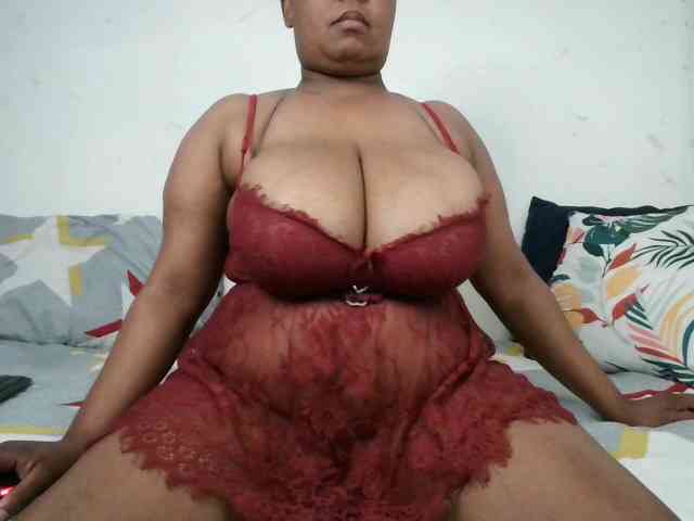 BIGTITTISXX webcam