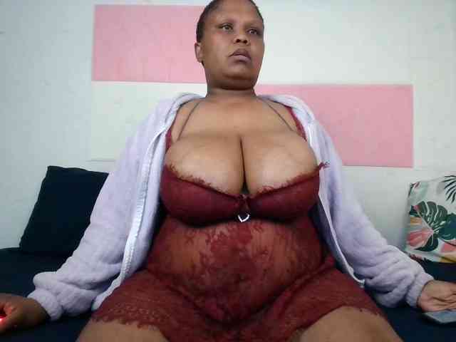 BIGTITTISXX webcam
