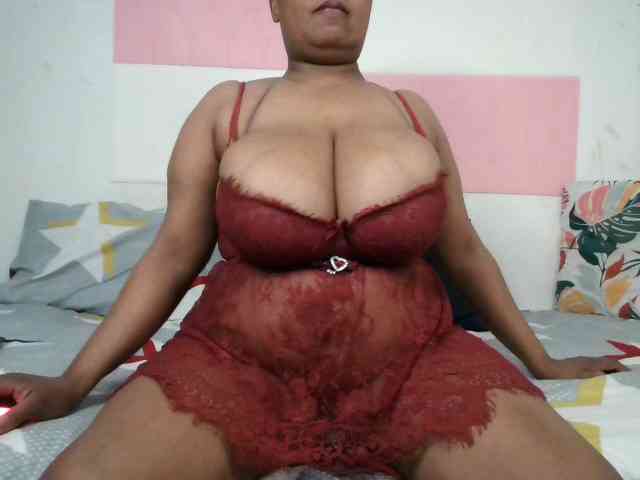 BIGTITTISXX webcam