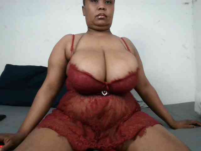 BIGTITTISXX webcam
