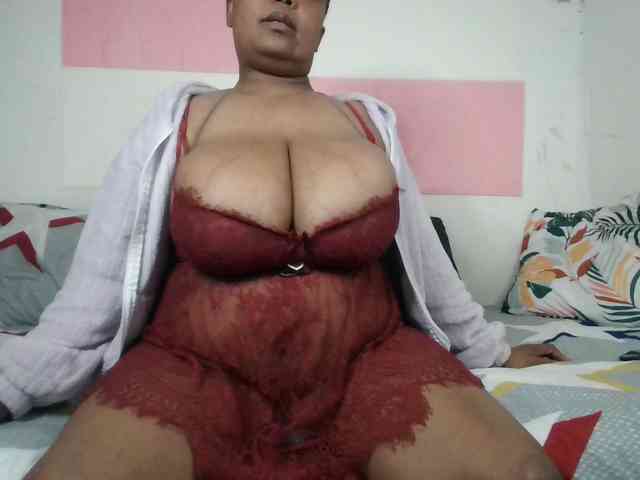 BIGTITTISXX webcam