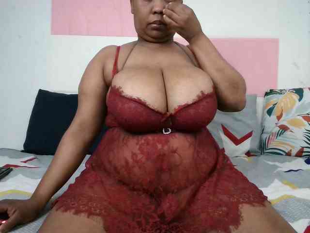 BIGTITTISXX webcam