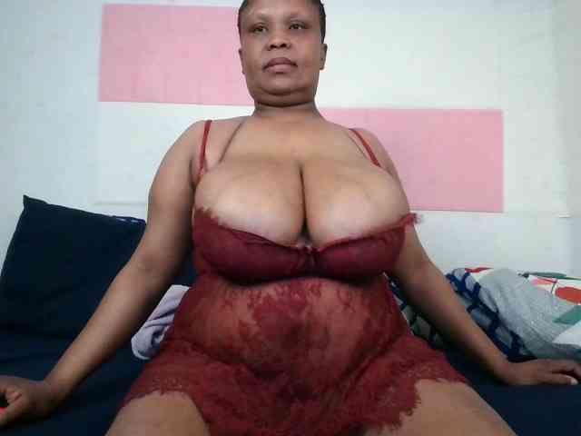 BIGTITTISXX webcam