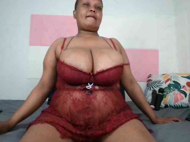 BIGTITTISXX webcam