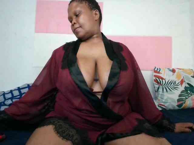 BIGTITTISXX webcam