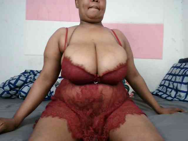 BIGTITTISXX webcam
