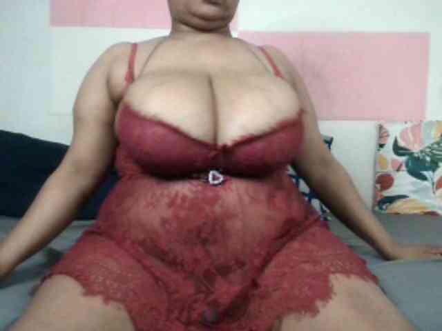 BIGTITTISXX webcam