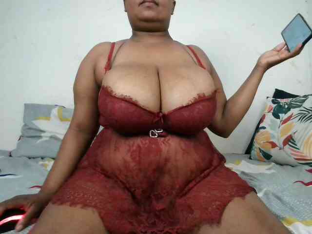 BIGTITTISXX webcam