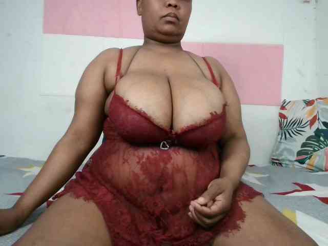 BIGTITTISXX webcam