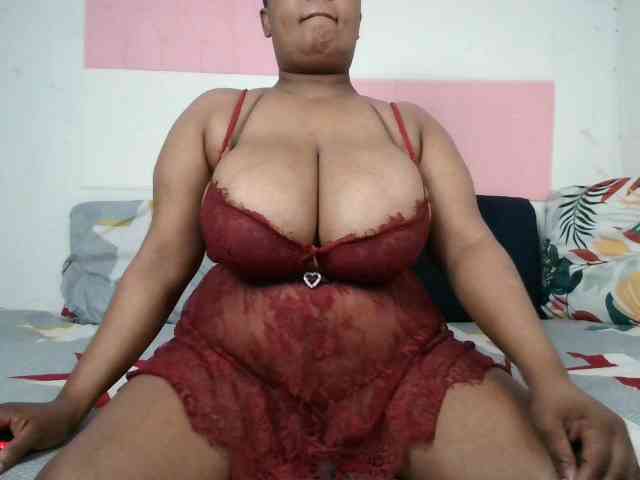 BIGTITTISXX webcam