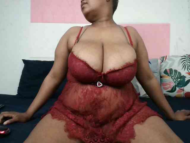 BIGTITTISXX webcam