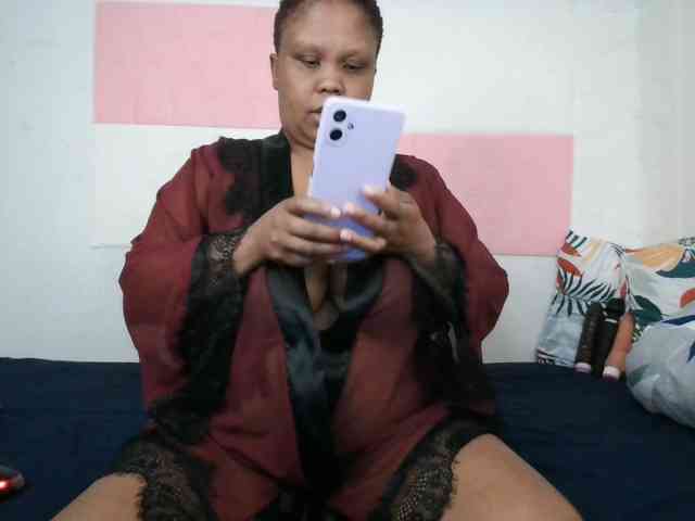 BIGTITTISXX webcam