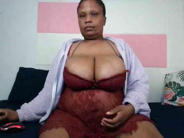 BIGTITTISXX webcam