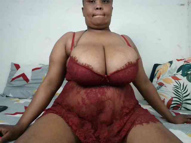 BIGTITTISXX webcam