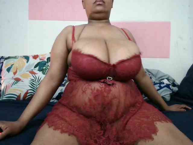 BIGTITTISXX webcam