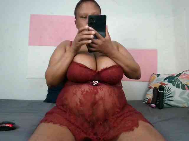 BIGTITTISXX webcam
