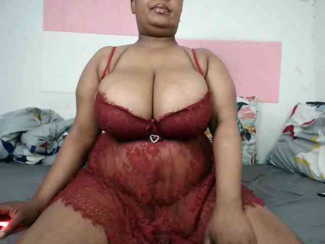 BIGTITTISXX webcam