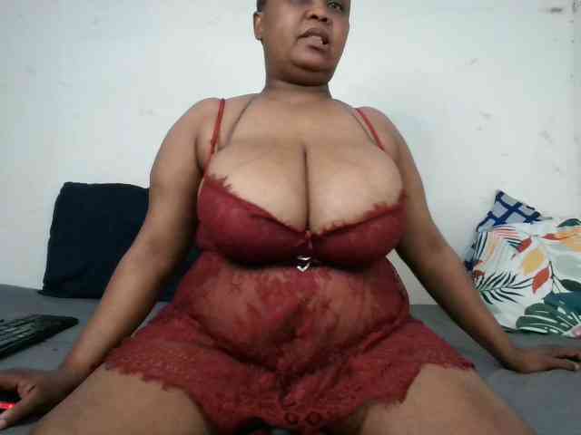 BIGTITTISXX webcam