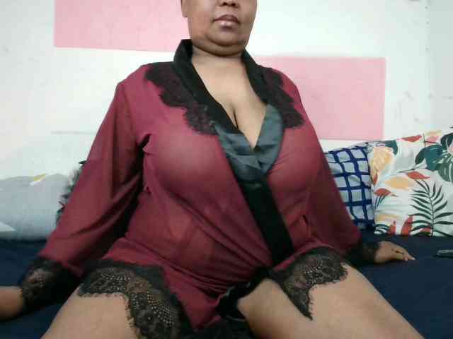BIGTITTISXX webcam