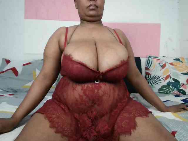 BIGTITTISXX webcam