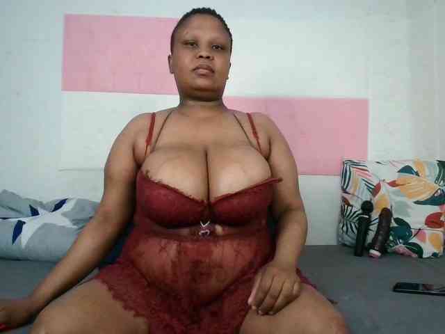 BIGTITTISXX webcam